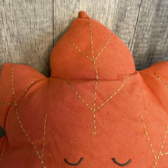 Mon Ami 16 inch Leaf Pillow Maple Leaf Autumn Fall Home Decor NEW! Home Gift - Picture 3 of 6